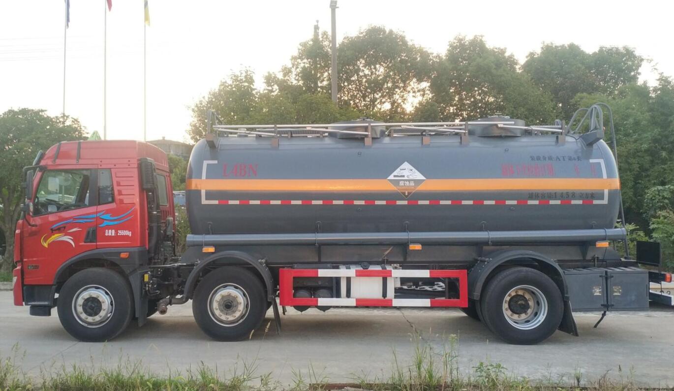 腐蝕性物品罐式運輸車(LDW5261GFWC6)