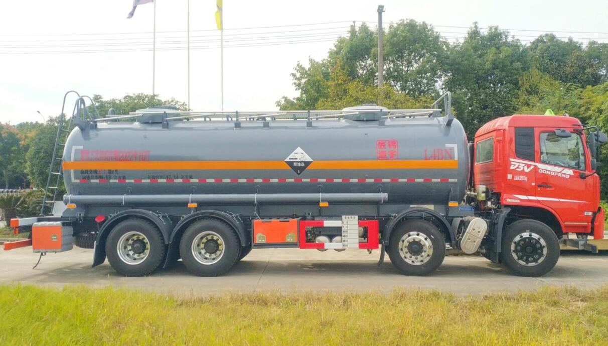 腐蝕性物品罐式運(yùn)輸車(chē)（LDW5323GFWD6）