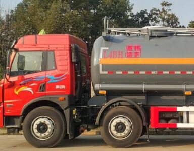 按照裝運(yùn)介質(zhì)不同，罐車一般可分為幾類？